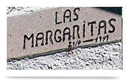 Cartel en la Fachada de Las Margaritas